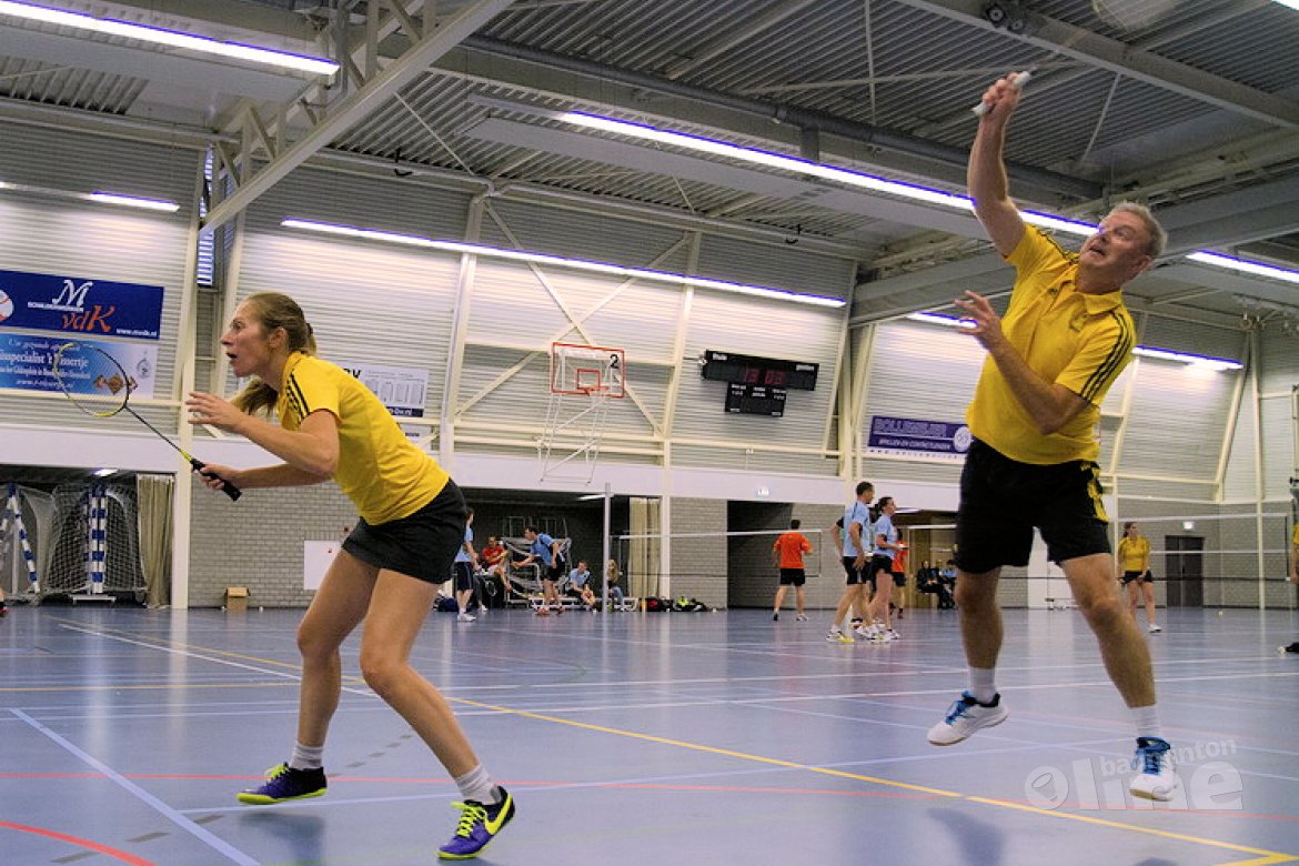 BV Almere Team 14 - Bokbier en warme chocolademelk met slagroom BV Almere Team 14 - Bokbier en warme chocolademelk met slagroom