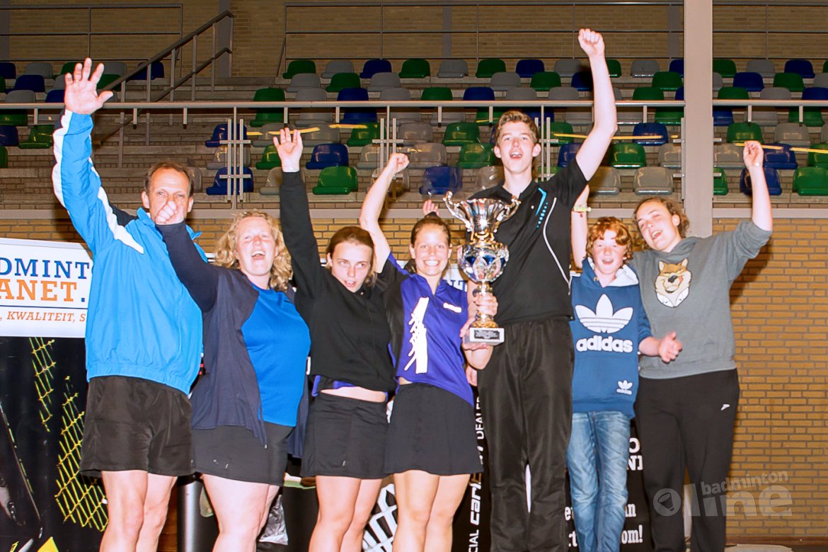 Leerdam wint clubbeker tijdens geslaagd Eind-Best toernooi Leerdam wint clubbeker tijdens geslaagd Eind-Best toernooi