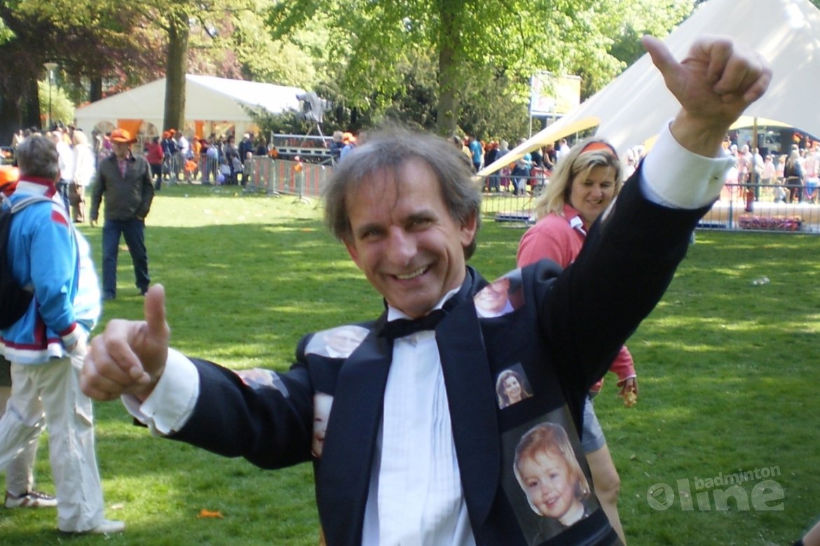 Zijn de badmintonshuttles-met-lampjes van Johan Vlemmix te zien in Hoofddorp? Zijn de badmintonshuttles-met-lampjes van Johan Vlemmix te zien in Hoofddorp?