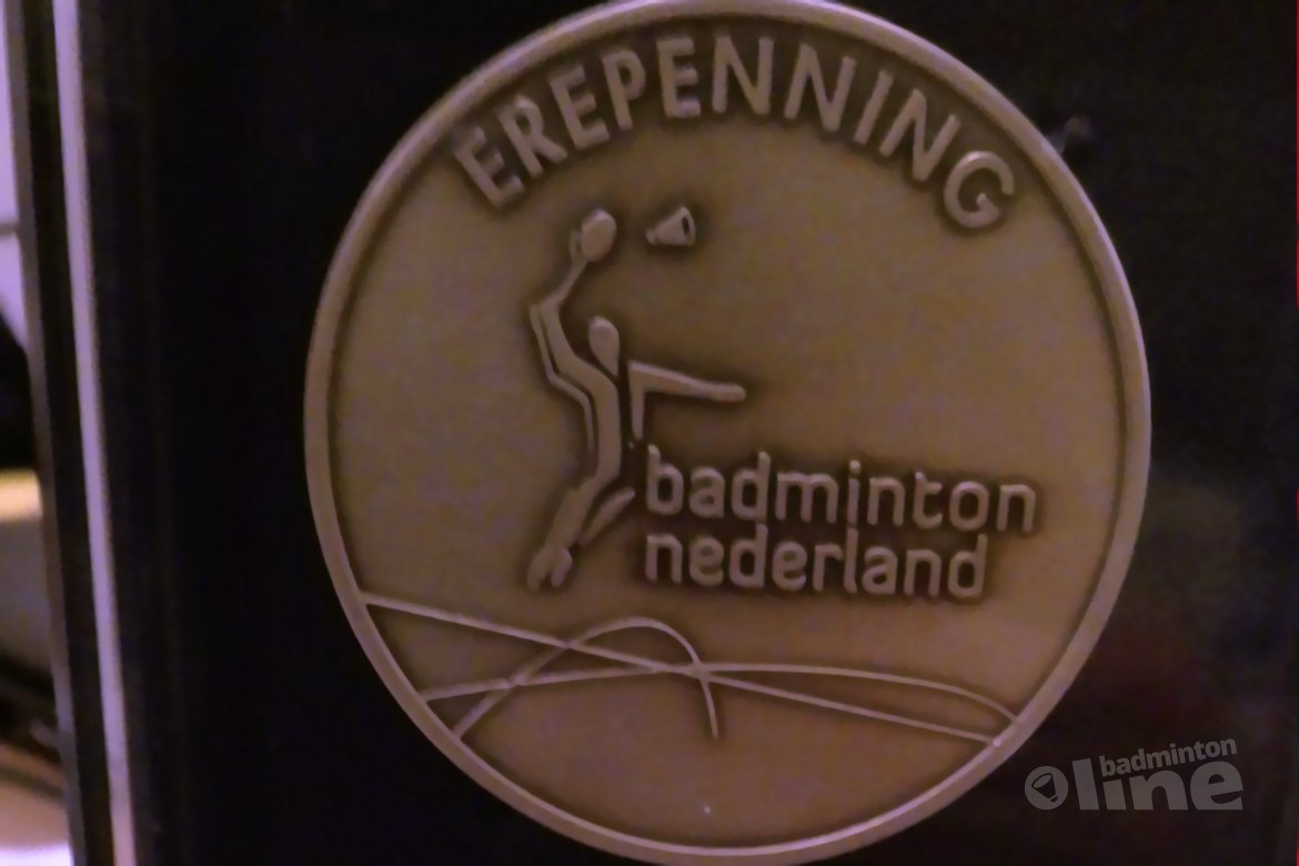 Badminton Nederland erepenning voor AMOR-toernooi Badminton Nederland erepenning voor AMOR-toernooi
