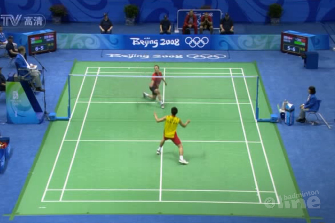 Tegen de hand in: wereldtopper Peter Gade doet het voor Tegen de hand in: wereldtopper Peter Gade doet het voor