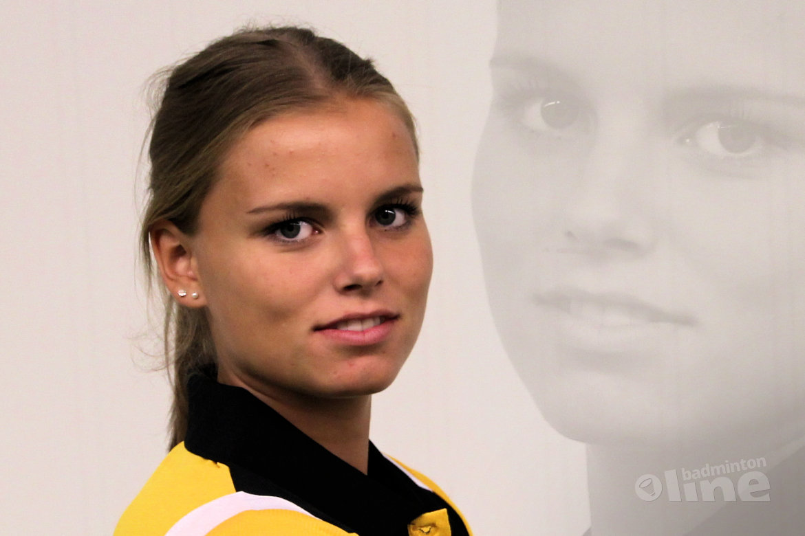 Tamara van der Hoeven en Madouc Linders verlengen bij Almere Tamara van der Hoeven en Madouc Linders verlengen bij Almere