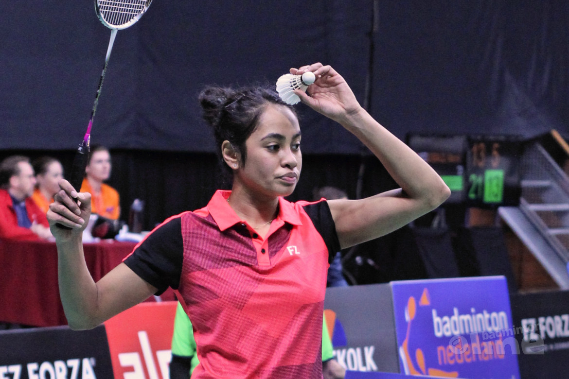 Badminton in het donker voor olympische droom van Gayle Mahulette Badminton in het donker voor olympische droom van Gayle Mahulette