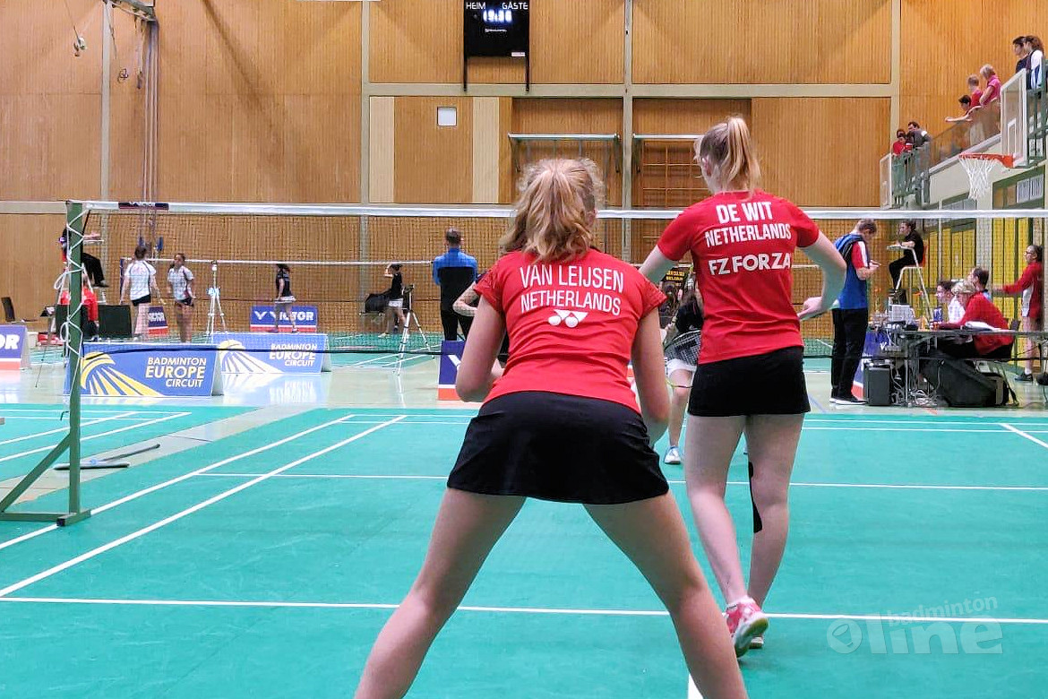 Kirsten de Wit en Iris van Leijsen in halve finales Austrian U17 Open Kirsten de Wit en Iris van Leijsen in halve finales Austrian U17 Open
