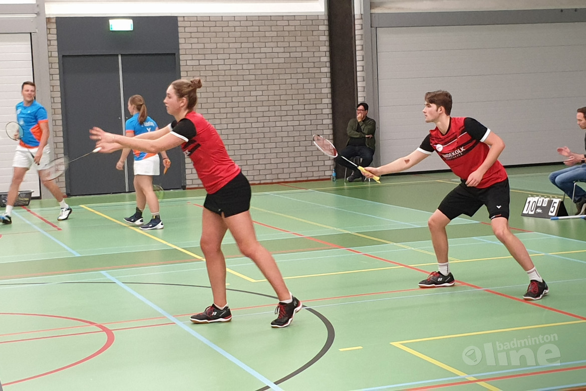 Drop Shot haakt aan voor de strijd om de bovenste drie plaatsen Drop Shot haakt aan voor de strijd om de bovenste drie plaatsen