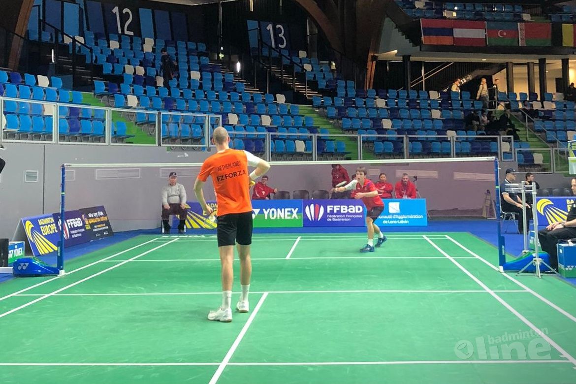 Luxemburg onderuit tegen Nederlandse mannenploeg tijdens EK Badminton Luxemburg onderuit tegen Nederlandse mannenploeg tijdens EK Badminton